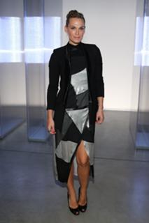 Molly Sims feet photo thumbnail
