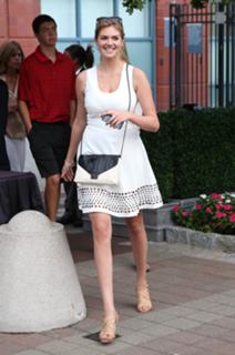 Kate Upton feet photo thumbnail