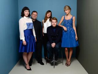 Taylor Swift feet photo thumbnail