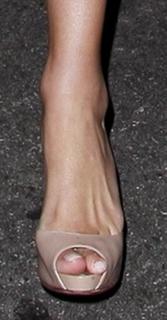 Nicky Rothschild feet photo thumbnail