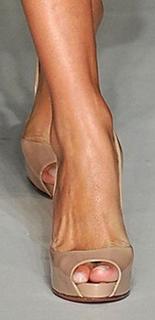 Nicky Rothschild feet photo thumbnail