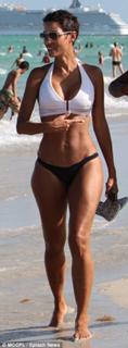 Nicole Murphy feet photo thumbnail