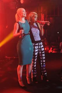 Rita Ora feet photo thumbnail