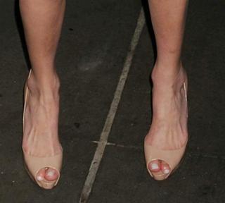 Nicky Rothschild feet photo thumbnail