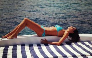 Elisabetta Gregoraci feet photo thumbnail