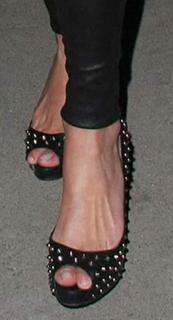 Nicky Rothschild feet photo thumbnail