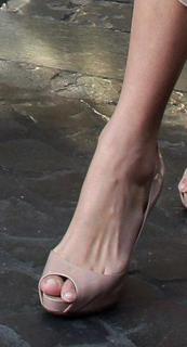 Nicky Rothschild feet photo thumbnail