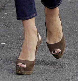 Nicky Rothschild feet photo thumbnail