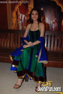 Anushka Sharma feet photo thumbnail