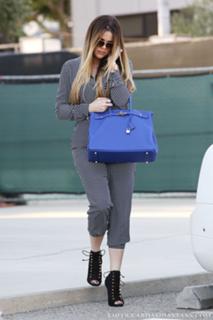 Khloé Kardashian feet photo thumbnail