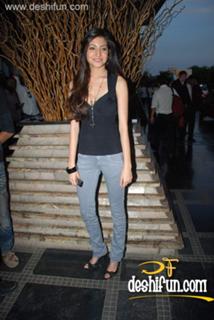 Anushka Sharma feet photo thumbnail