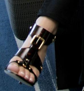 Vanessa Hudgens feet photo thumbnail