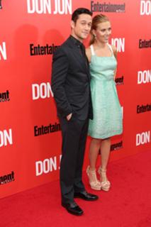 Scarlett Johansson feet photo thumbnail