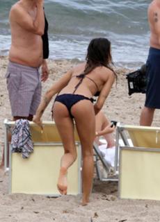 Elisabetta Canalis feet photo thumbnail