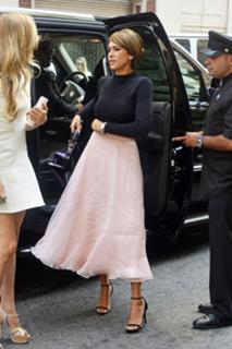 Jessica Alba feet photo thumbnail