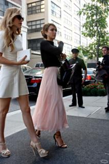 Jessica Alba feet photo thumbnail