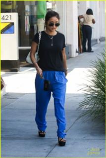 Brenda Song feet photo thumbnail