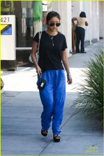 Brenda Song feet photo thumbnail