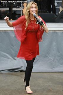 Delta Goodrem feet photo thumbnail