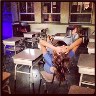 Shay Mitchell feet photo thumbnail