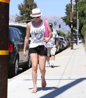 LeAnn Rimes feet photo thumbnail