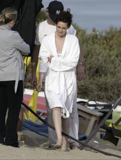 Kristen Stewart feet photo thumbnail