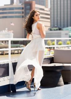 Olivia Culpo feet photo thumbnail