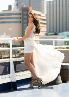 Olivia Culpo feet photo thumbnail