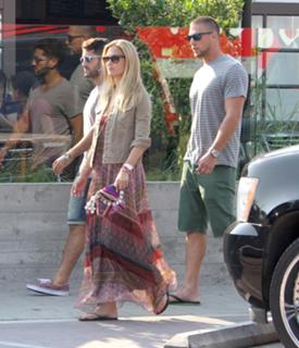 Bar Refaeli feet photo thumbnail