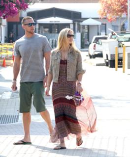 Bar Refaeli feet photo thumbnail