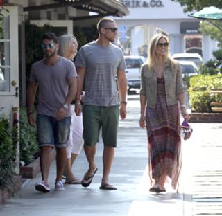 Bar Refaeli feet photo thumbnail