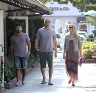 Bar Refaeli feet photo thumbnail