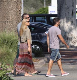 Bar Refaeli feet photo thumbnail