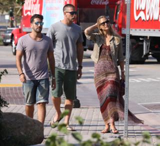 Bar Refaeli feet photo thumbnail