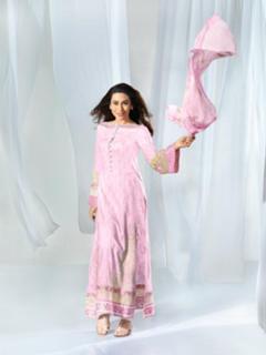 Karisma Kapoor feet photo thumbnail