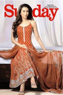 Karisma Kapoor feet photo thumbnail