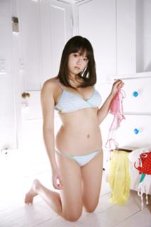 Ai Shinozaki feet photo thumbnail