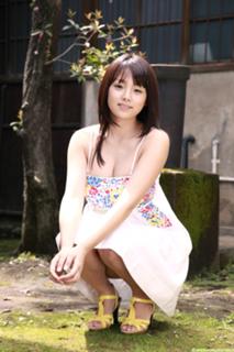 Ai Shinozaki feet photo thumbnail
