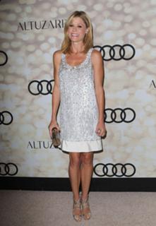 Julie Bowen feet photo thumbnail