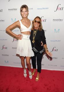 Karlie Kloss feet photo thumbnail