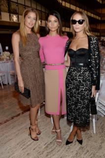 Doutzen Kroes feet photo thumbnail