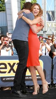 Maria Menounos feet photo thumbnail