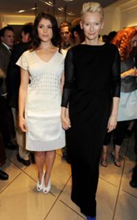 Gemma Arterton feet photo thumbnail