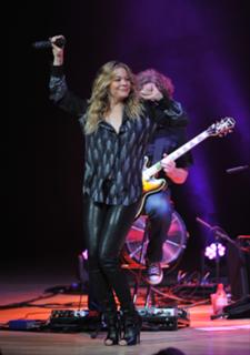 LeAnn Rimes feet photo thumbnail