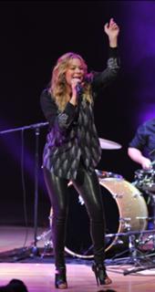 LeAnn Rimes feet photo thumbnail