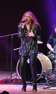 LeAnn Rimes feet photo thumbnail