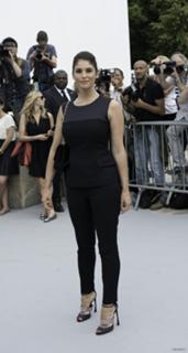 Gemma Arterton feet photo thumbnail