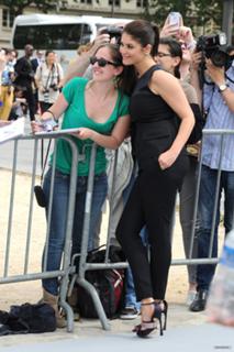 Gemma Arterton feet photo thumbnail
