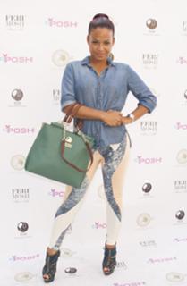 Christina Milian feet photo thumbnail