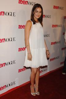 Camilla Belle feet photo thumbnail